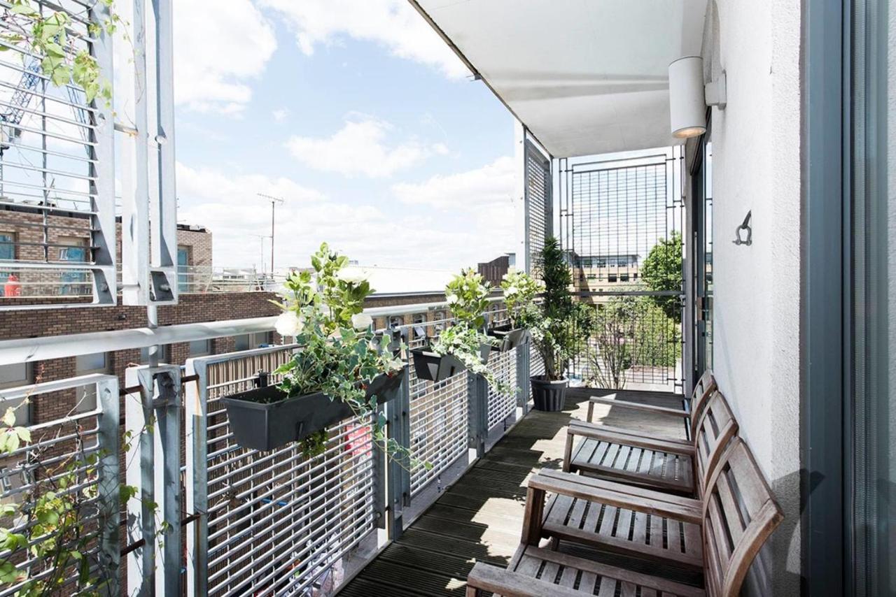 Stylish 2 Bedroom Flat With Balcony In London Eksteriør bilde