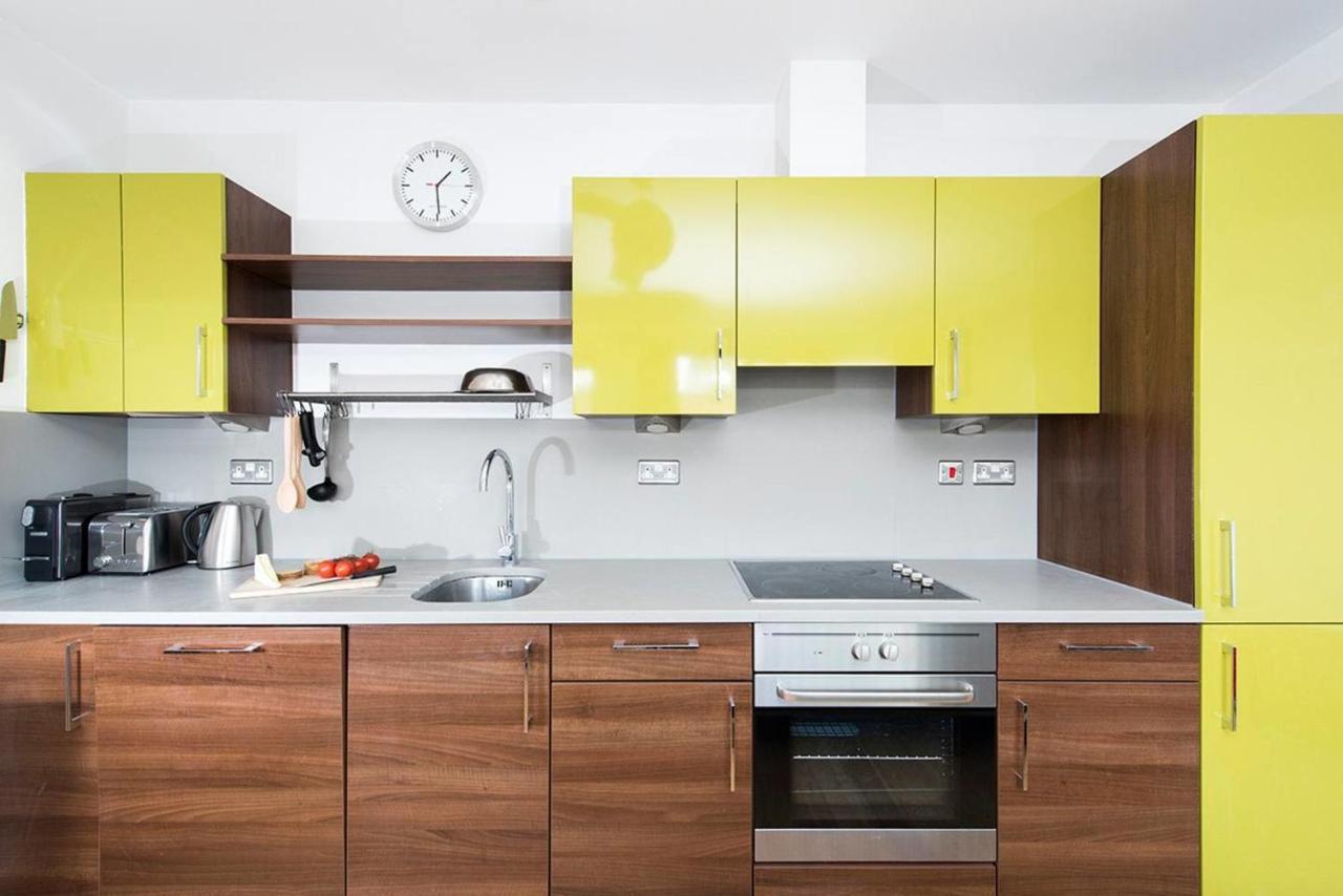 Stylish 2 Bedroom Flat With Balcony In London Eksteriør bilde