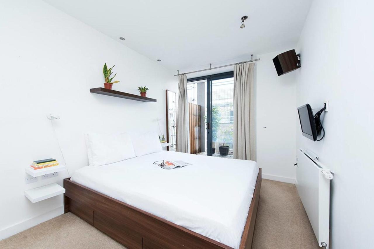Stylish 2 Bedroom Flat With Balcony In London Eksteriør bilde
