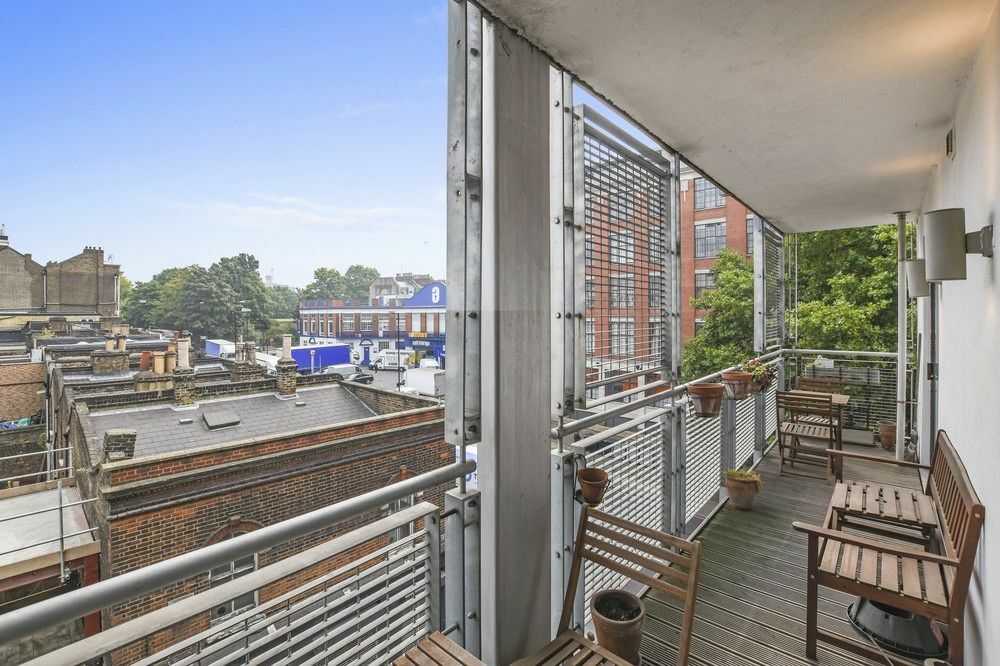 Stylish 2 Bedroom Flat With Balcony In London Eksteriør bilde