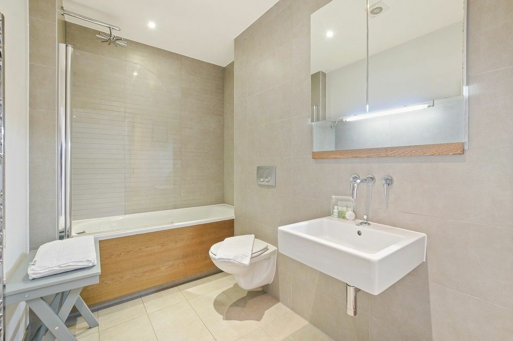 Stylish 2 Bedroom Flat With Balcony In London Eksteriør bilde