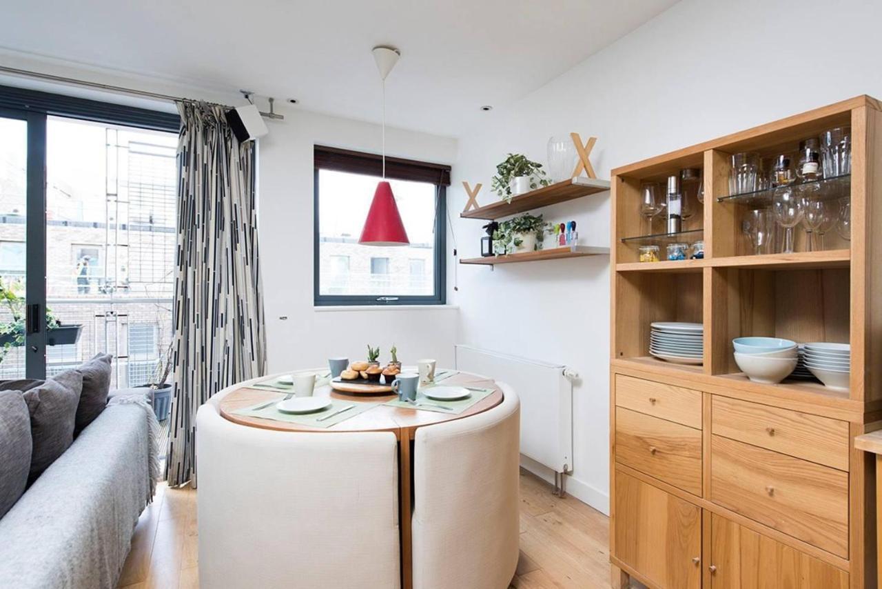 Stylish 2 Bedroom Flat With Balcony In London Eksteriør bilde